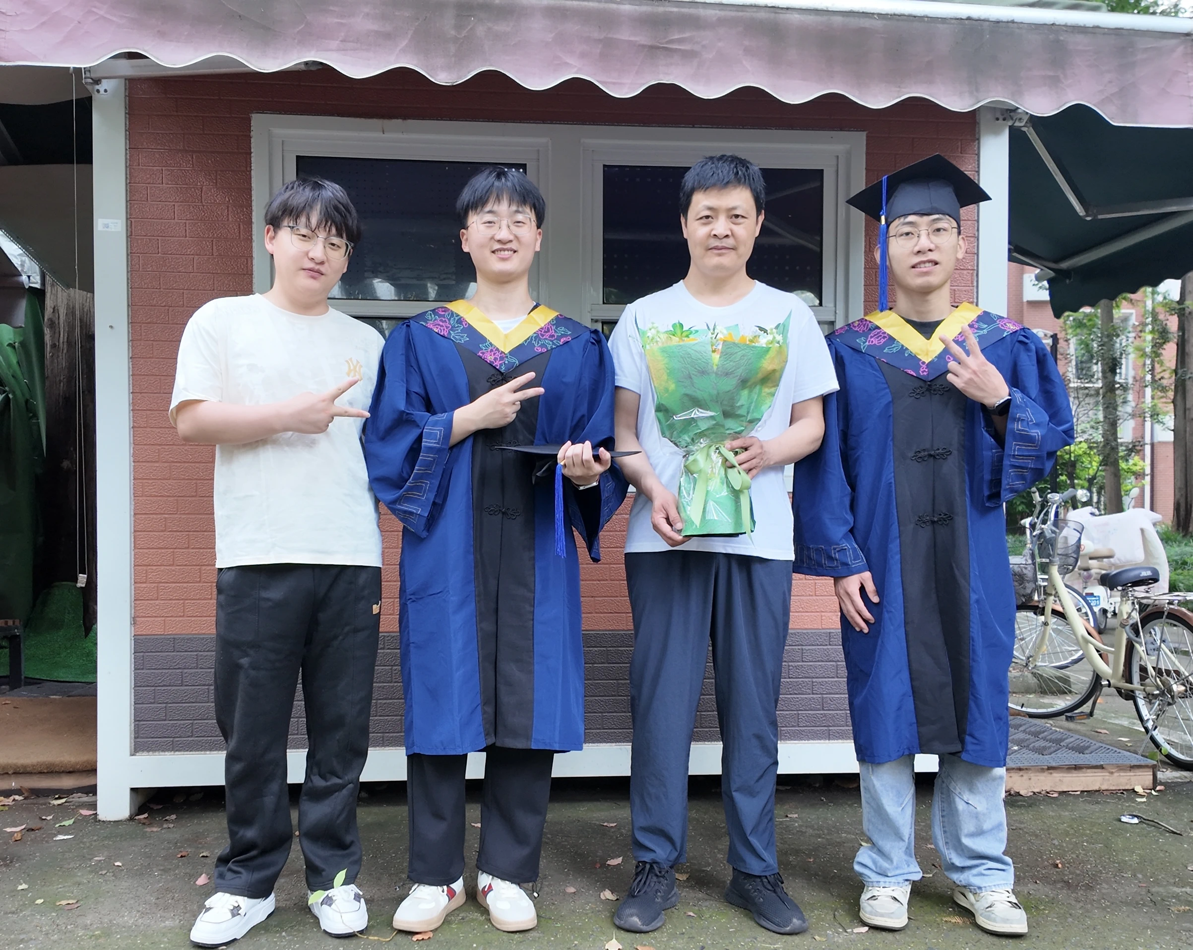202606毕业季合影2